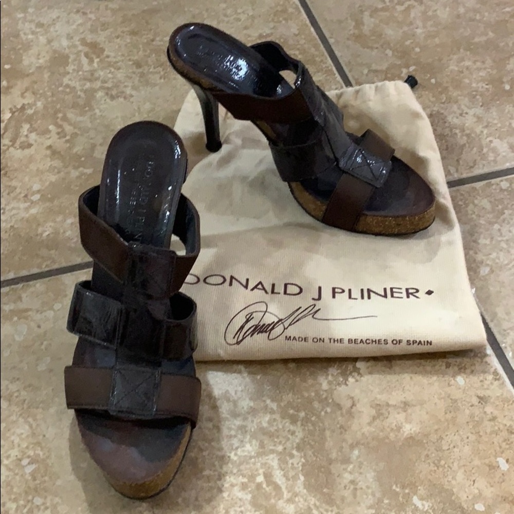 Donald Pliner brown heels